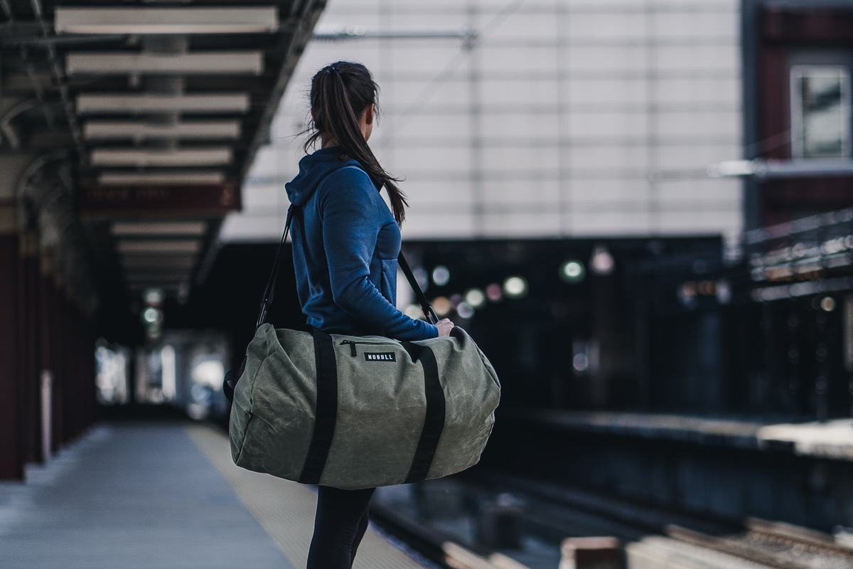 Nobull Xl Waxed Canvas Traditional Women's Duffle Olive | Australia (CK1270)